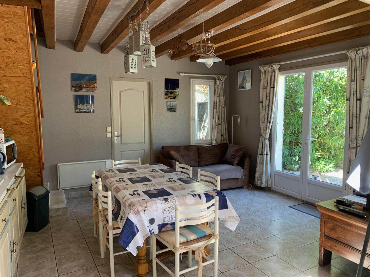 Maison De Pays Au Centre Du Village Saint-Martin-de-Ré Esterno foto